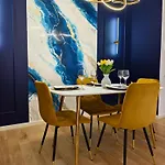 Apartment Art Deluxe - Private Parking *