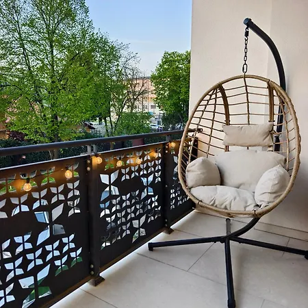 Art Deluxe - Private Parking Apartment *