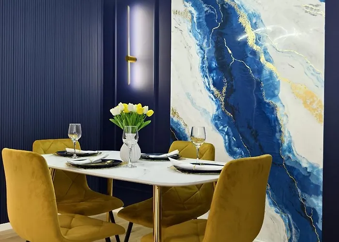 Art Deluxe - Private Parking