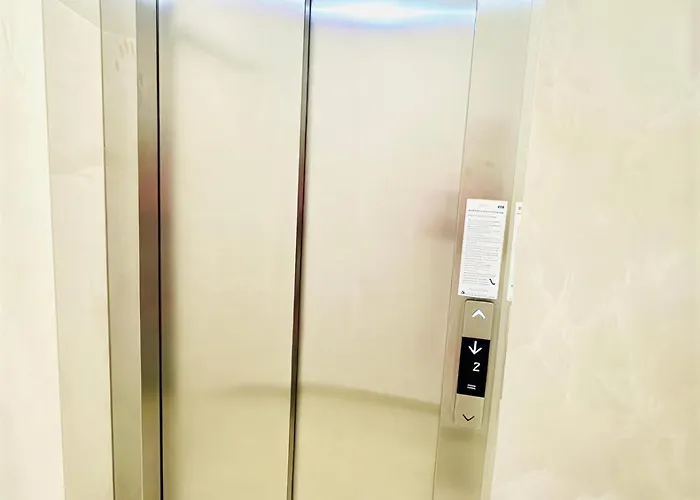 Art Deluxe - Private Parking *