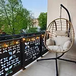 Art Deluxe - Private Parking Апартаменты *