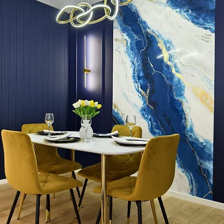 Art Deluxe - Private Parking